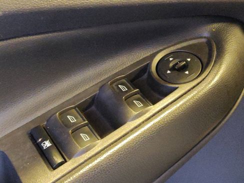 Used 2018 Ford Escape SE FWD image 27