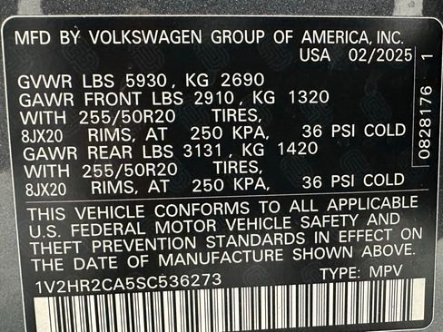 Used 2025 Volkswagen Atlas SE image 11