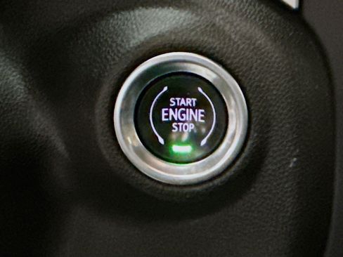 Used 2020 Chevrolet Silverado 1500 LTZ w/ LTZ Convenience Package AWD/4WD image 20