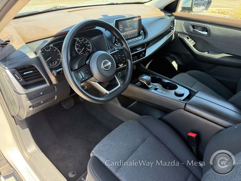 Used 2023 Nissan Rogue SV image 11