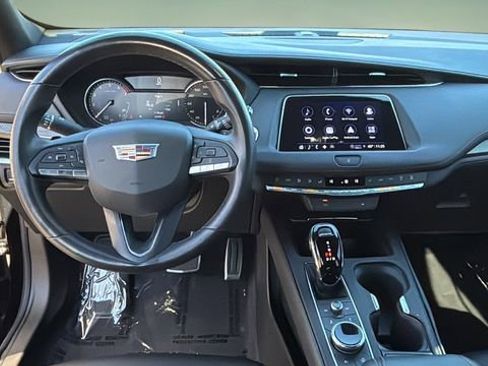 Used 2023 Cadillac XT4 Sport image 9