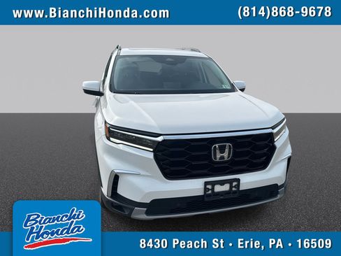 Used 2024 Honda Pilot Touring image 1
