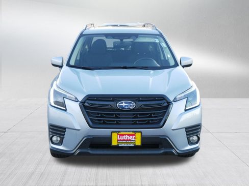 Used 2023 Subaru Forester Premium image 2
