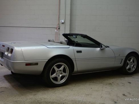 Used 1996 Chevrolet Corvette Convertible RWD image 21