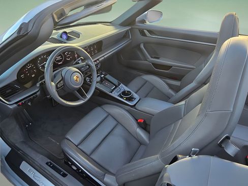 Used 2021 Porsche 911 Carrera 4S image 26