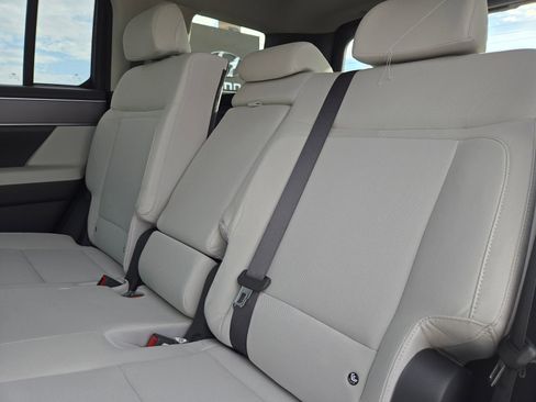 New 2025 Hyundai Santa Fe SE image 11