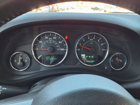 Used 2017 Jeep Wrangler Unlimited Sahara image 25