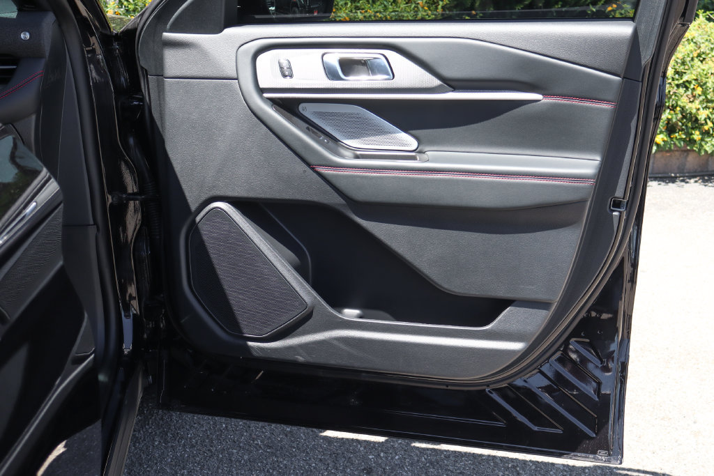 Used 2025 Ford Explorer ST w/ Sun And Sound Package AWD/4WD image 53