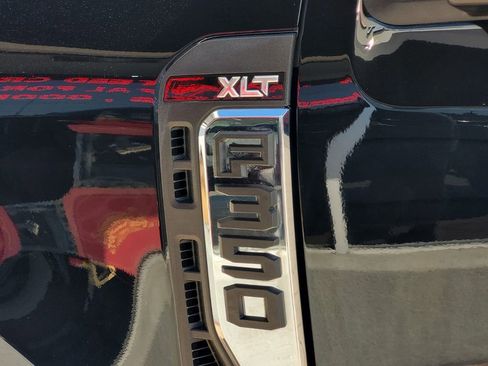 Used 2023 Ford F350 XLT w/ FX4 Off-Road Package image 13