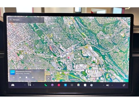 Used 2024 Tesla Model X image 30