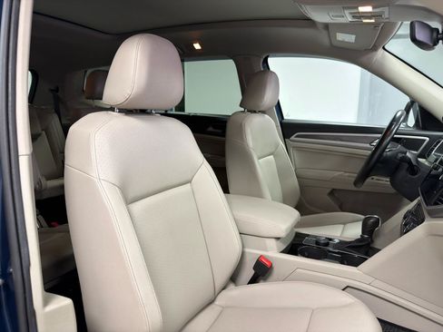 Used 2019 Volkswagen Atlas SEL R-Line AWD/4WD image 12