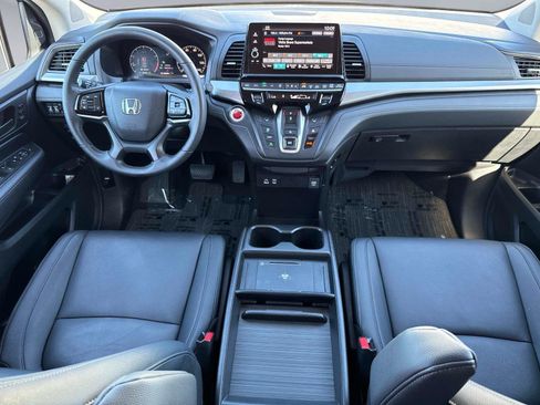 Certified 2025 Honda Odyssey EX-L image 17