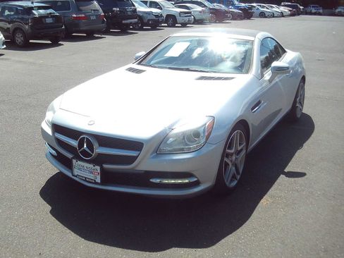 Used 2015 Mercedes-Benz SLK 250 image 1