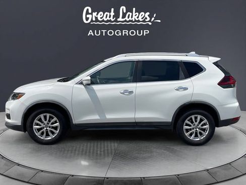 Used 2018 Nissan Rogue SV FWD image 2