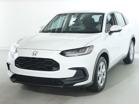 Used 2023 Honda HR-V LX image 3