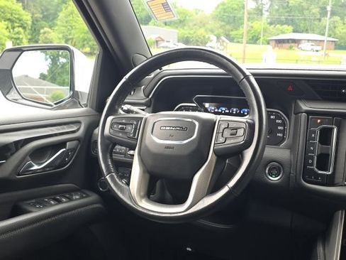 Used 2021 GMC Yukon XL Denali w/ Denali Premium Package AWD/4WD image 44