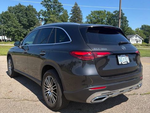 Used 2025 Mercedes-Benz GLC 300 4MATIC image 7