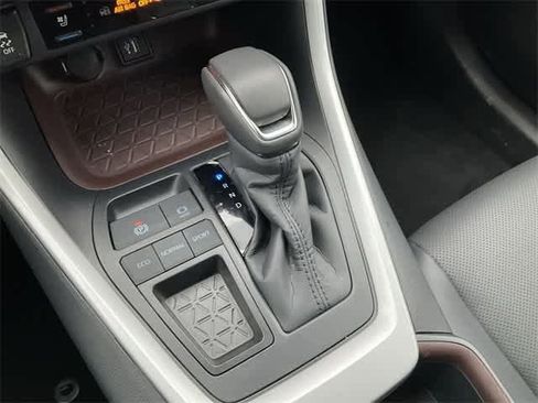 Certified 2025 Toyota RAV4 Limited image 25