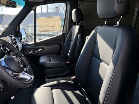 New 2025 Mercedes-Benz Sprinter 2500 image 17