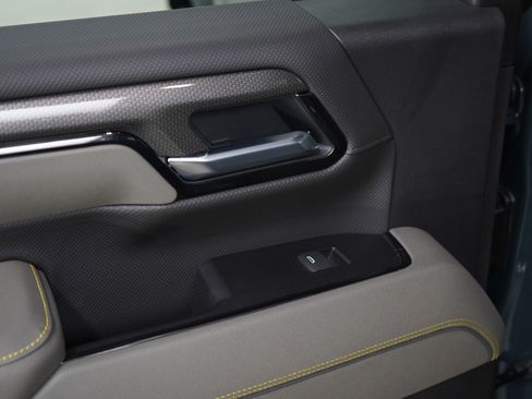 Used 2026 Chevrolet Silverado 2500 ZR2 image 21