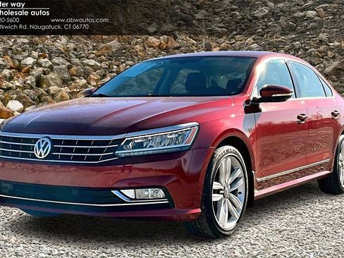 Used 2017 Volkswagen Passat 1.8T SE image 1