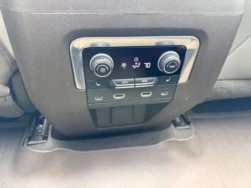 Used 2021 Chevrolet Tahoe LT w/ LT Signature Package RWD image 13