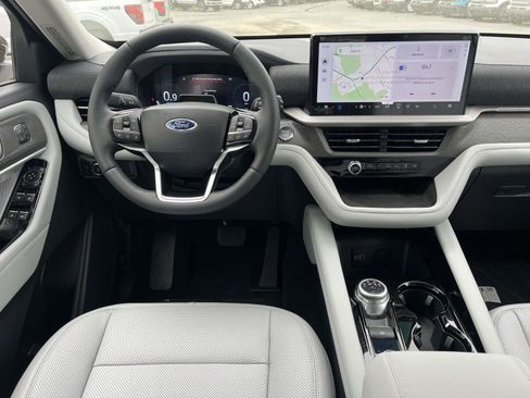 New 2026 Ford Explorer Platinum AWD/4WD image 9