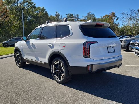 New 2025 Kia Telluride EX w/ EX Captain's Chair Package image 6