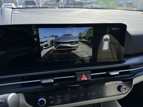 New 2026 Kia Sportage EX FWD image 17