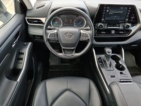 Certified 2022 Toyota Highlander XLE AWD/4WD image 15