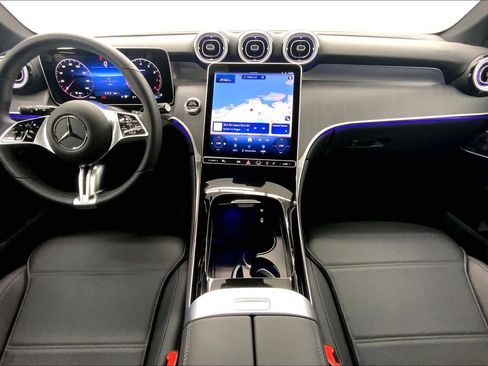 Used 2026 Mercedes-Benz GLC 300 image 19