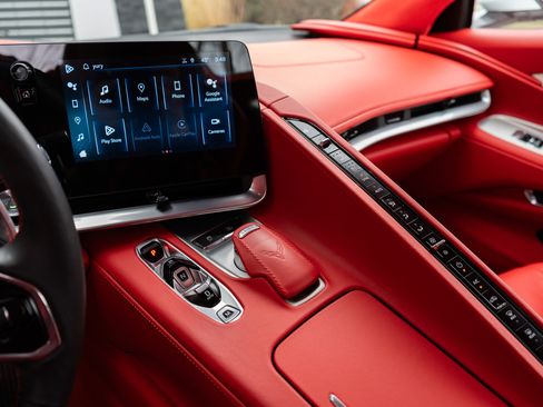 Used 2024 Chevrolet Corvette Stingray Premium Conv w/ Z51 Performance Package image 25