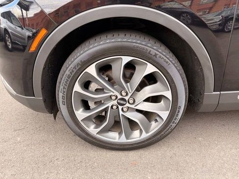 Used 2021 Lincoln Nautilus Reserve w/ Cargo Utility Package AWD/4WD image 9