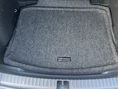 Certified 2024 Volkswagen Taos SE w/ Panoramic Sunroof Package FWD image 28