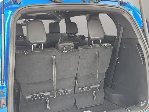 New 2026 Chrysler Pacifica Select image 8