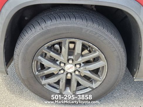 Used 2019 GMC Acadia SLT FWD image 15