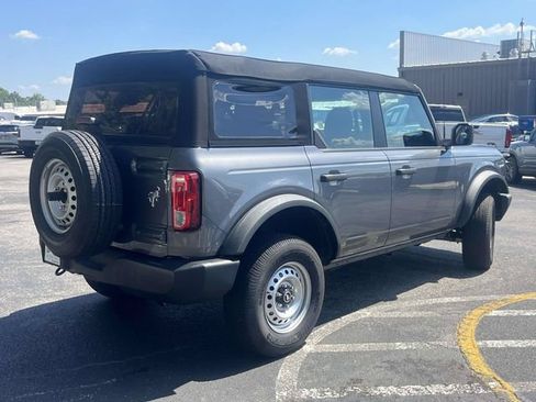 Used 2025 Ford Bronco 4-Door AWD/4WD image 3