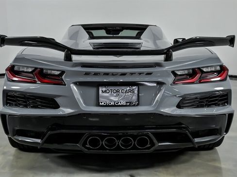 Used 2025 Chevrolet Corvette Z06 w/ Z07 Performance Package RWD image 8