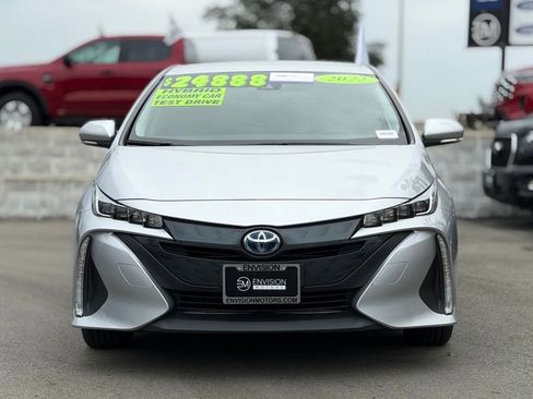 Used 2022 Toyota Prius Prime XLE image 3
