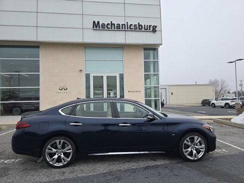Used 2017 INFINITI Q70 L 3.7 image 9