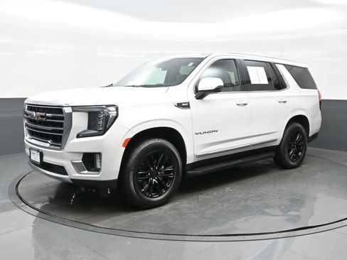 Used 2021 GMC Yukon SLT w/ SLT Premium Package image 2