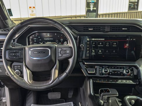 Used 2024 GMC Sierra 1500 Denali Ultimate image 10