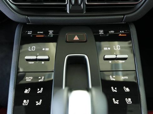 New 2025 Porsche Macan image 21