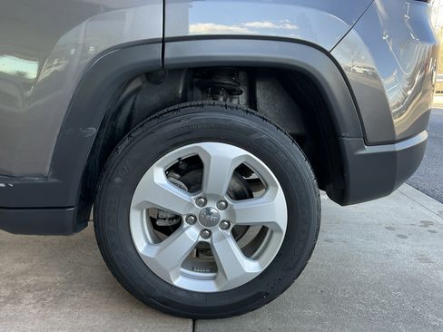 Used 2020 Jeep Compass Latitude w/ Cold Weather Group image 27