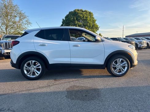 Used 2023 Buick Encore GX Preferred w/ Cold Weather Comfort Package FWD image 4
