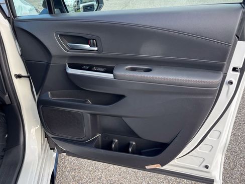Used 2025 Toyota Sienna Limited image 43
