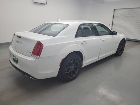 Used 2019 Chrysler 300 S AWD/4WD image 10