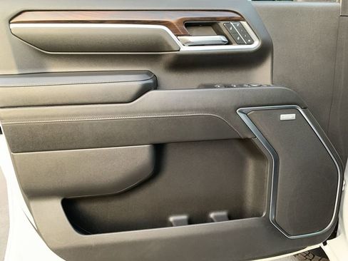 Used 2024 GMC Sierra 3500 SLT w/ SLT Premium Package image 16