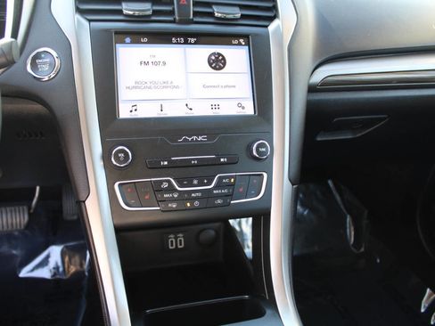 Used 2019 Ford Fusion SEL FWD image 13