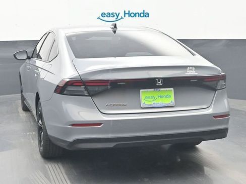 Used 2025 Honda Accord SE image 6